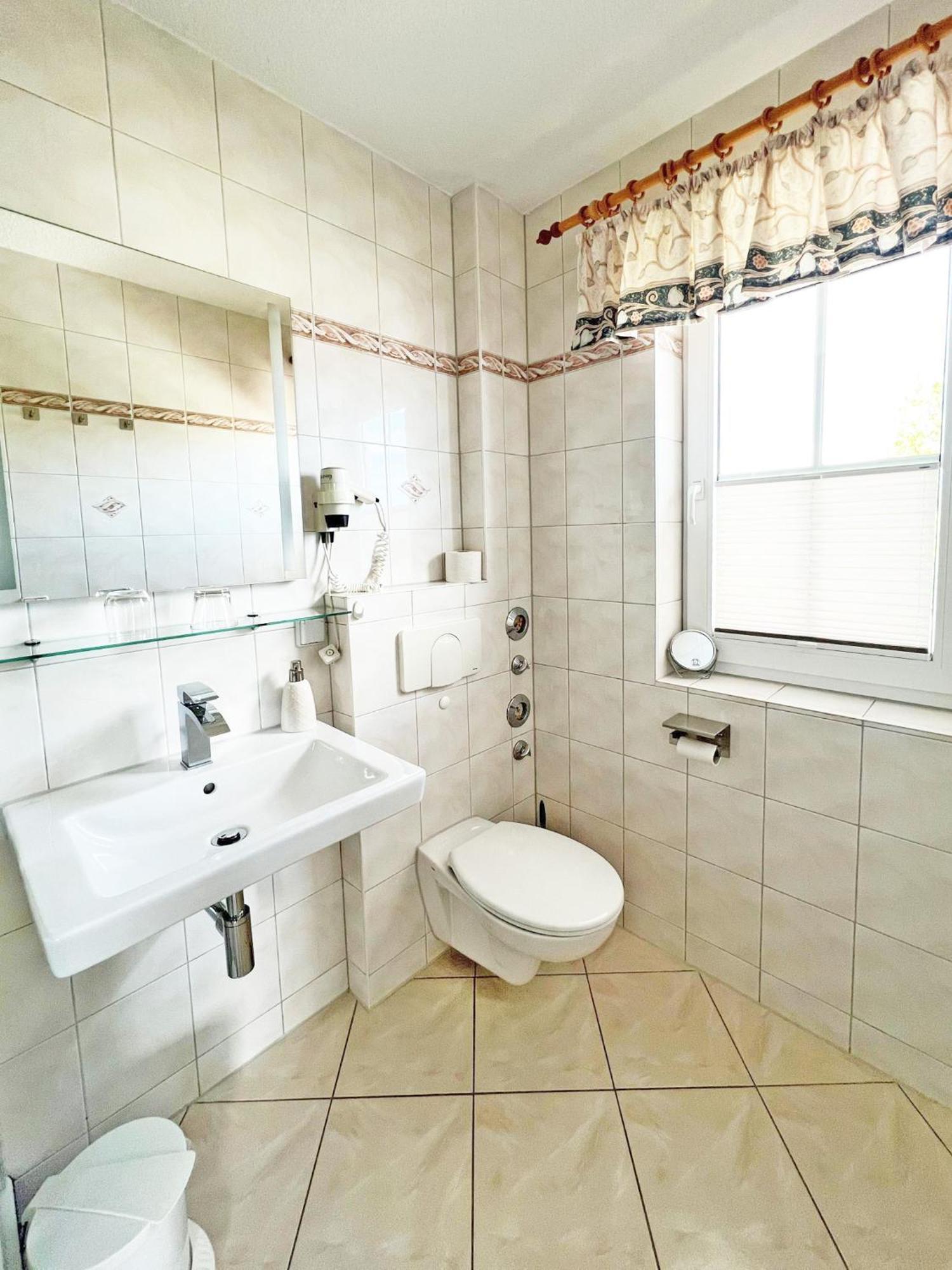 Villa Vivien Wohnung Donnerkeil เกอเรน ภายนอก รูปภาพ